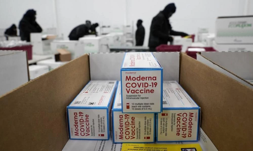 Moderna: Το εμβόλιο παρέχει ανοσία τουλάχιστον για ένα χρόνο